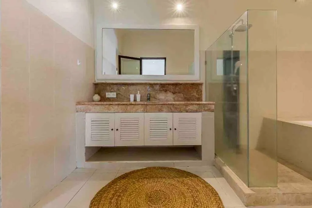 Villa Spacious 2Bdr Seminyak Walking Eat&Shop Street Indonesia